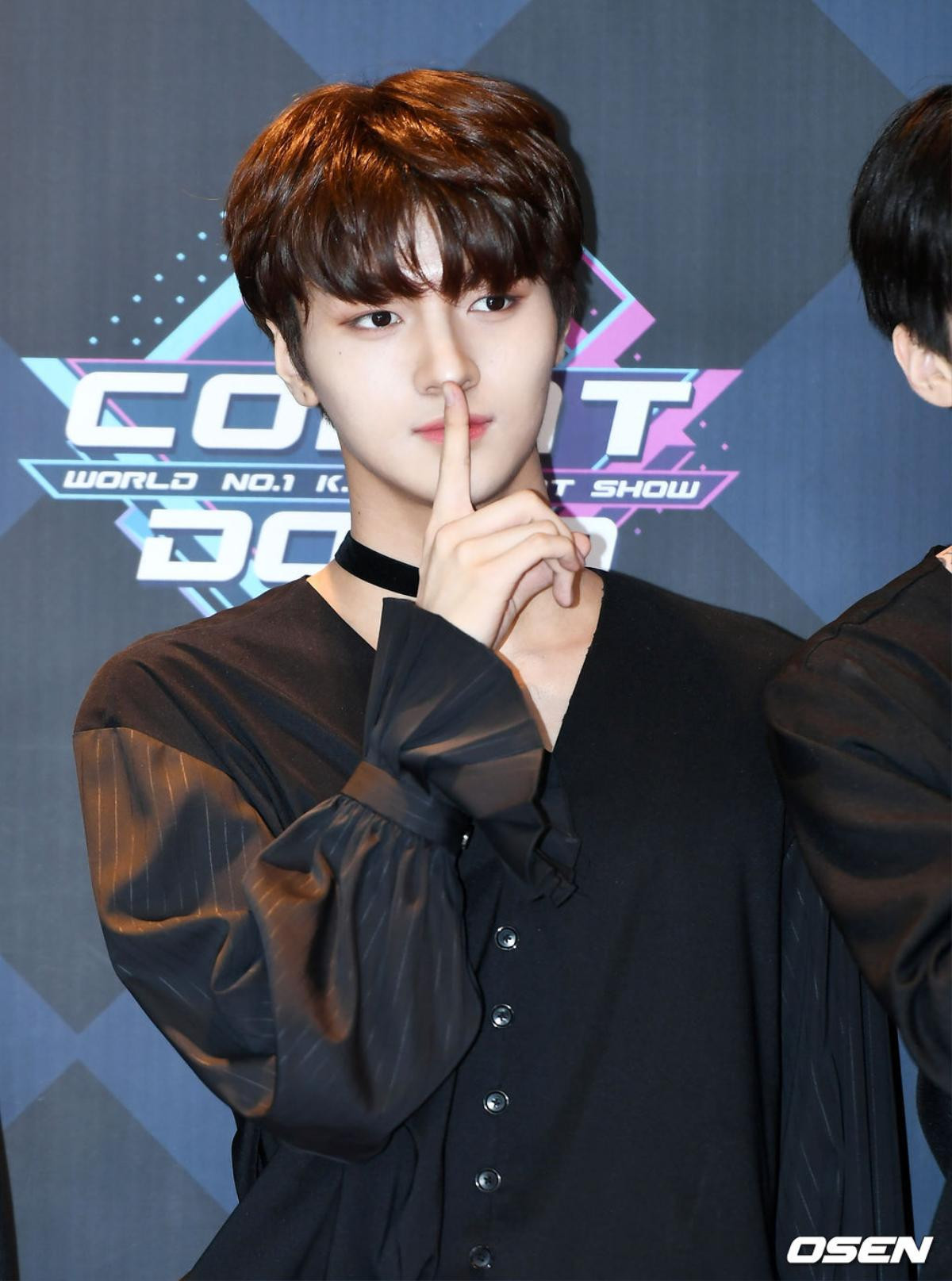 'Produce X 101': Xuýt xoa trước nhan sắc đẹp như hoa của các thực tập sinh trên thảm đỏ 'M Countdown' Ảnh 3