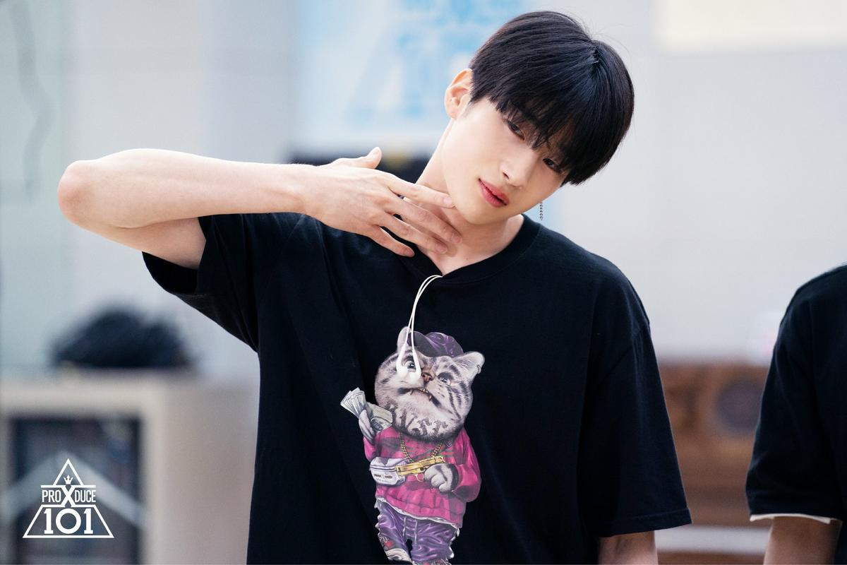 'Produce X 101': Ảnh hậu trường đáng yêu của 31 thực tập sinh trước vòng loại tối nay (12/07) Ảnh 20