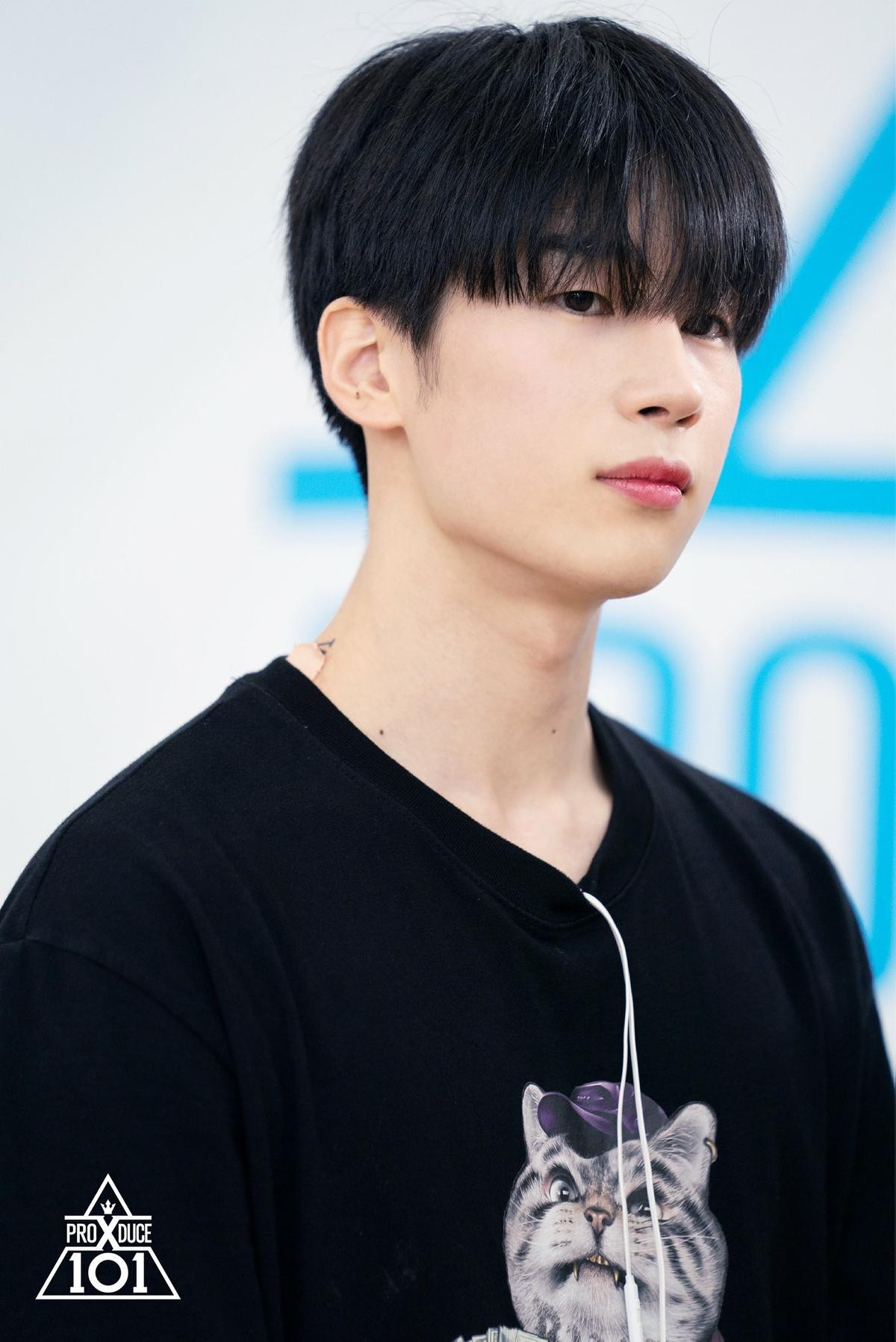 'Produce X 101': Ảnh hậu trường đáng yêu của 31 thực tập sinh trước vòng loại tối nay (12/07) Ảnh 21