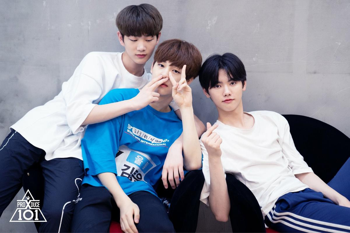 'Produce X 101': Ảnh hậu trường đáng yêu của 31 thực tập sinh trước vòng loại tối nay (12/07) Ảnh 19