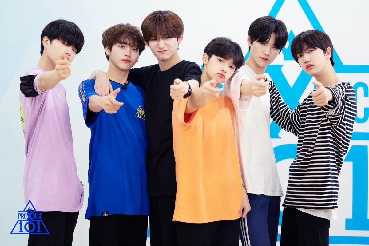 'Produce X 101': Ảnh hậu trường đáng yêu của 31 thực tập sinh trước vòng loại tối nay (12/07) Ảnh 22