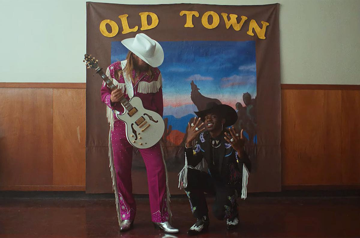 Lil Nas X tham vọng xô đổ kỷ lục của Mariah Carey: Chính thức ra mắt bản remix tiếp theo cho Old Town Road Ảnh 2