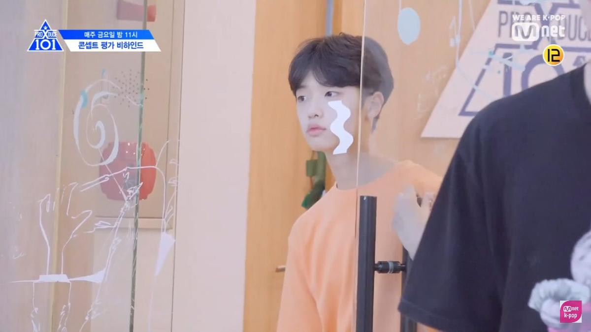 Hậu trường vui nhộn 'Produce X 101': Kim Yo Han chọn Han Seung Woo là người quyến rũ nhất Ảnh 5