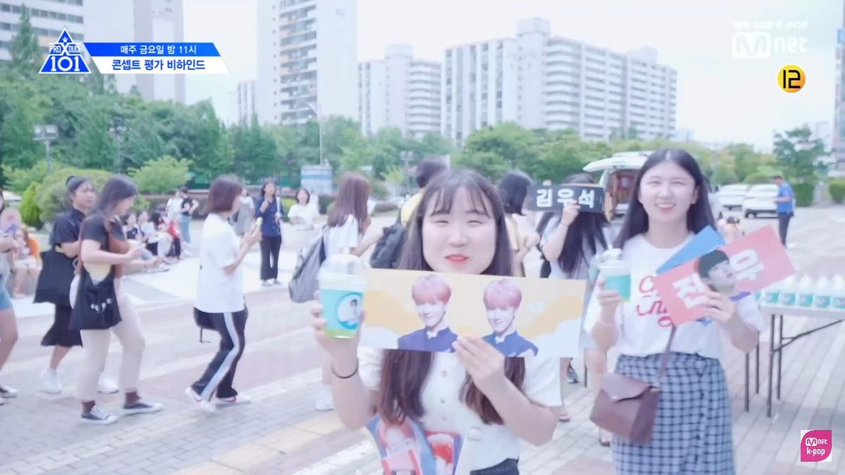 Hậu trường vui nhộn 'Produce X 101': Kim Yo Han chọn Han Seung Woo là người quyến rũ nhất Ảnh 12