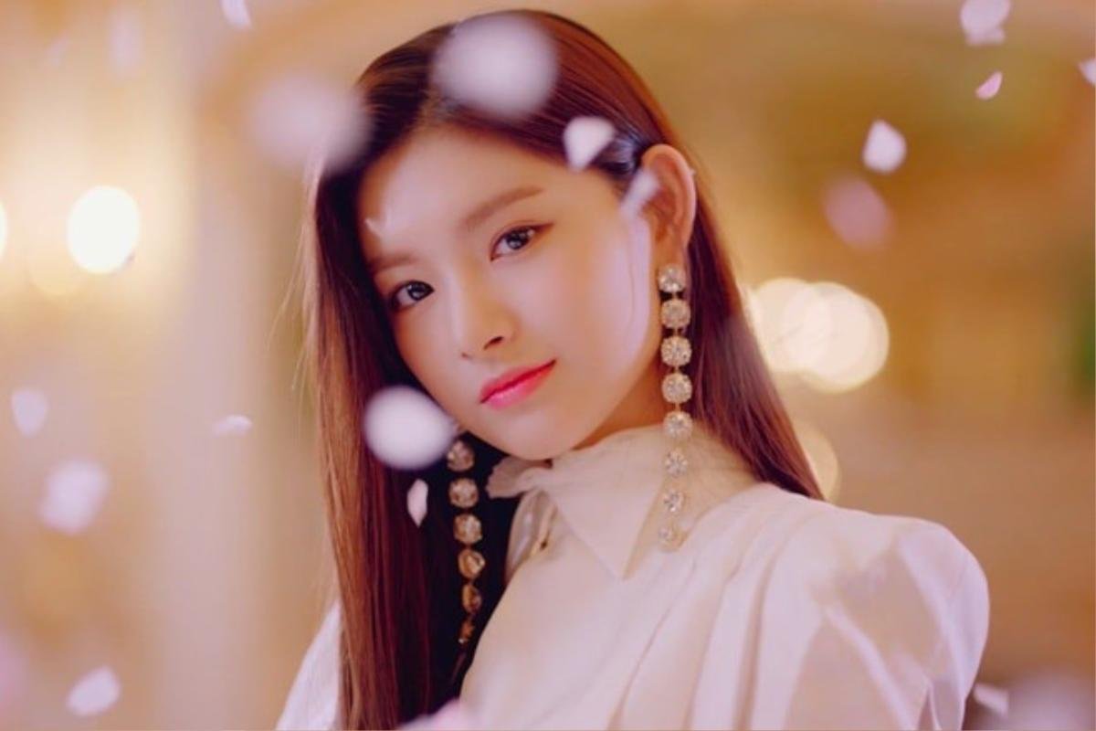 Top 11 visual Produce 48 ngày ấy bây giờ: Người lận đận con đường debut, kẻ thay đổi 180 độ trên tạp chí Playboy Ảnh 11