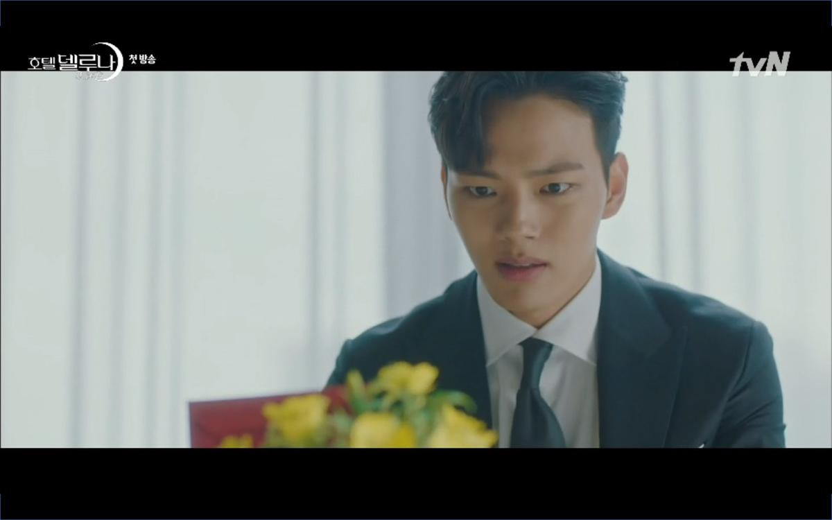 Phim 'Hotel Del Luna' tập 1: Yeo Goo Jin bị cha ruột lập khế ước bán cho IU ngay từ nhỏ Ảnh 62