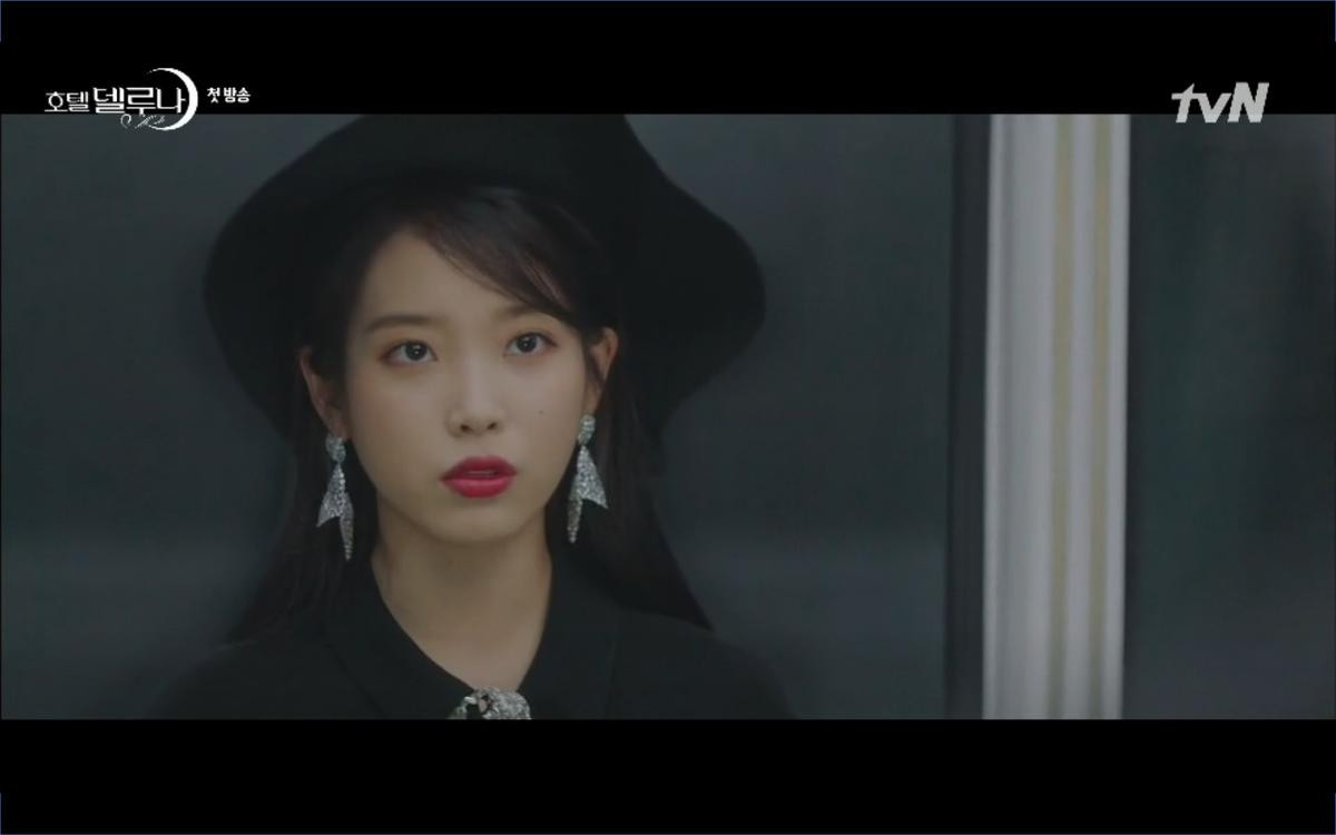 Phim 'Hotel Del Luna' tập 1: Yeo Goo Jin bị cha ruột lập khế ước bán cho IU ngay từ nhỏ Ảnh 65