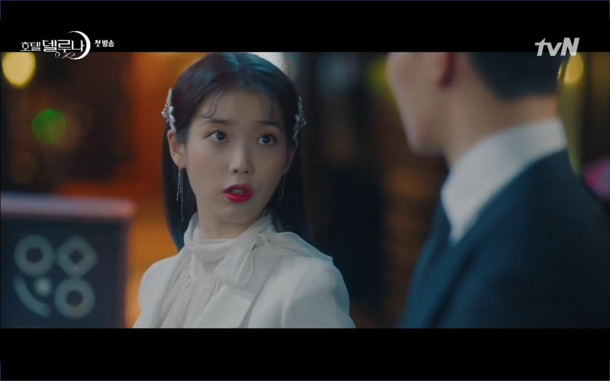 Phim 'Hotel Del Luna' tập 1: Yeo Goo Jin bị cha ruột lập khế ước bán cho IU ngay từ nhỏ Ảnh 78