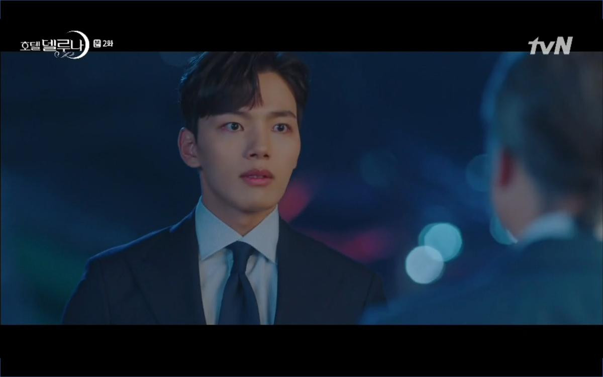 Phim 'Hotel Del Luna' tập 2: IU cứu sống Yeo Jin Goo từ tay ác quỷ, là nhân duyên từ nhiều kiếp trước? Ảnh 38