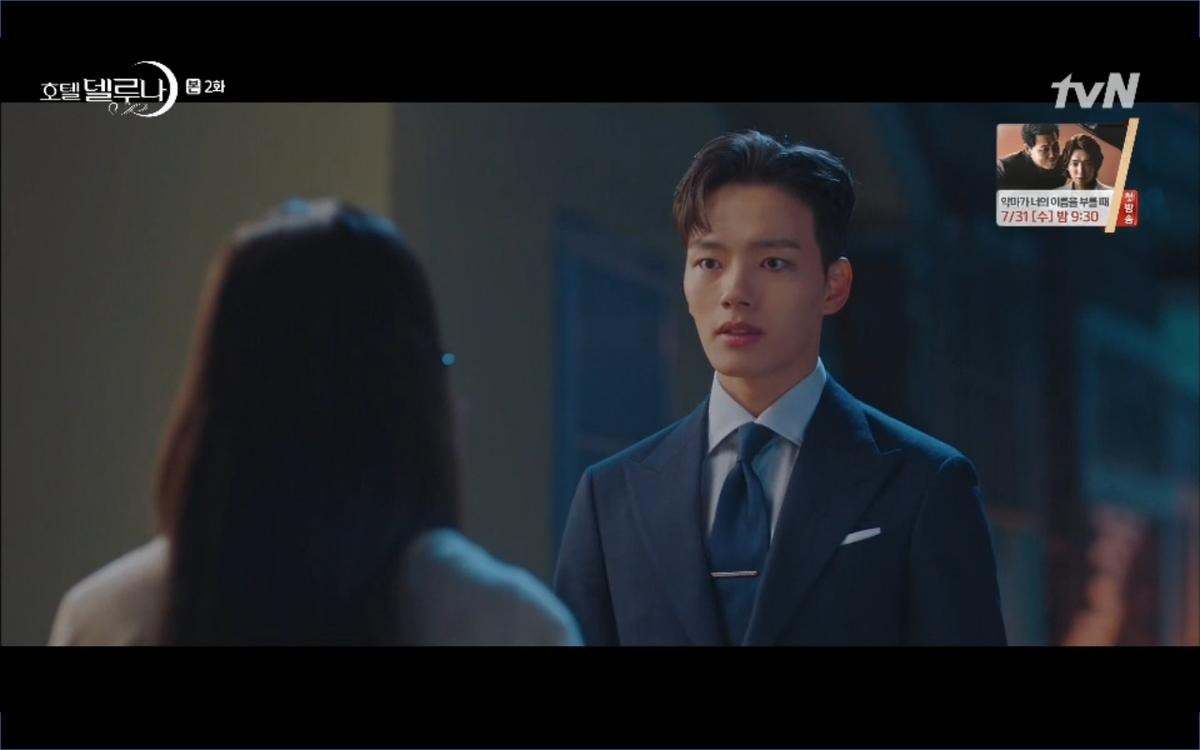 Phim 'Hotel Del Luna' tập 2: IU cứu sống Yeo Jin Goo từ tay ác quỷ, là nhân duyên từ nhiều kiếp trước? Ảnh 56