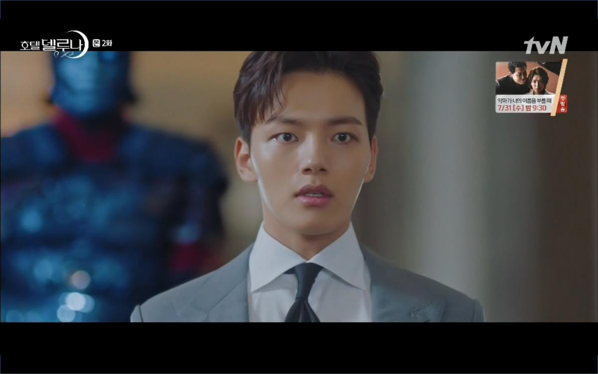 Phim 'Hotel Del Luna' tập 2: IU cứu sống Yeo Jin Goo từ tay ác quỷ, là nhân duyên từ nhiều kiếp trước? Ảnh 62