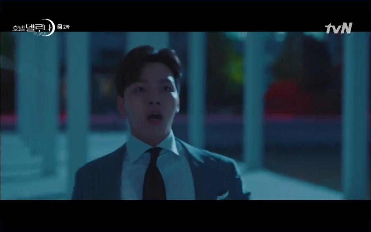 Phim 'Hotel Del Luna' tập 2: IU cứu sống Yeo Jin Goo từ tay ác quỷ, là nhân duyên từ nhiều kiếp trước? Ảnh 65