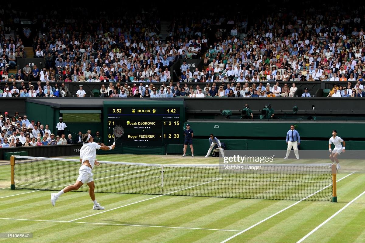 Djokovic khóc như mưa trong ngày đánh bại Federer, vô địch Wimbledon 2019 Ảnh 1