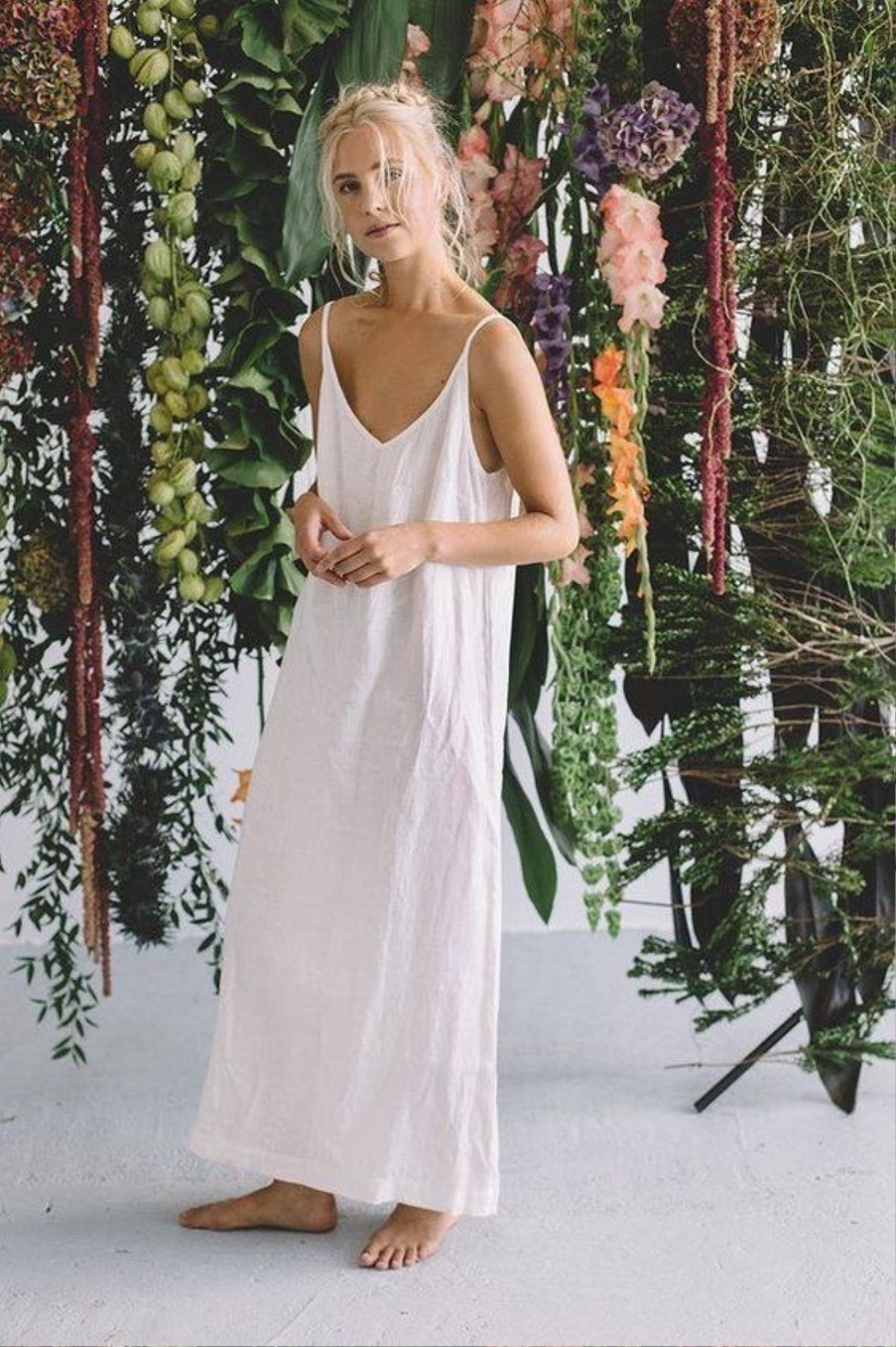 Slip dress - chiếc váy tôn vinh vẻ kiêu sa nóng bỏng cho nàng ngực nhỏ Ảnh 3