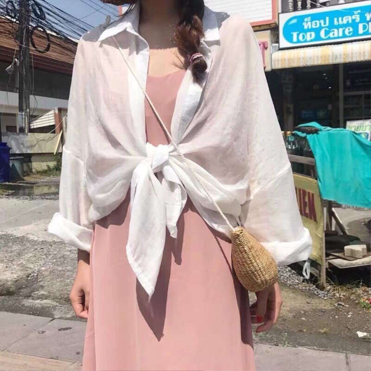 Slip dress - chiếc váy tôn vinh vẻ kiêu sa nóng bỏng cho nàng ngực nhỏ Ảnh 12