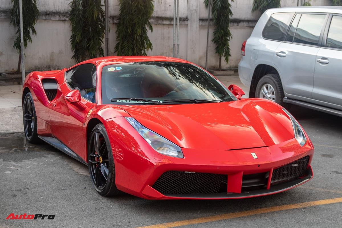 siêu xe Ferrari của Tuấn Hưng