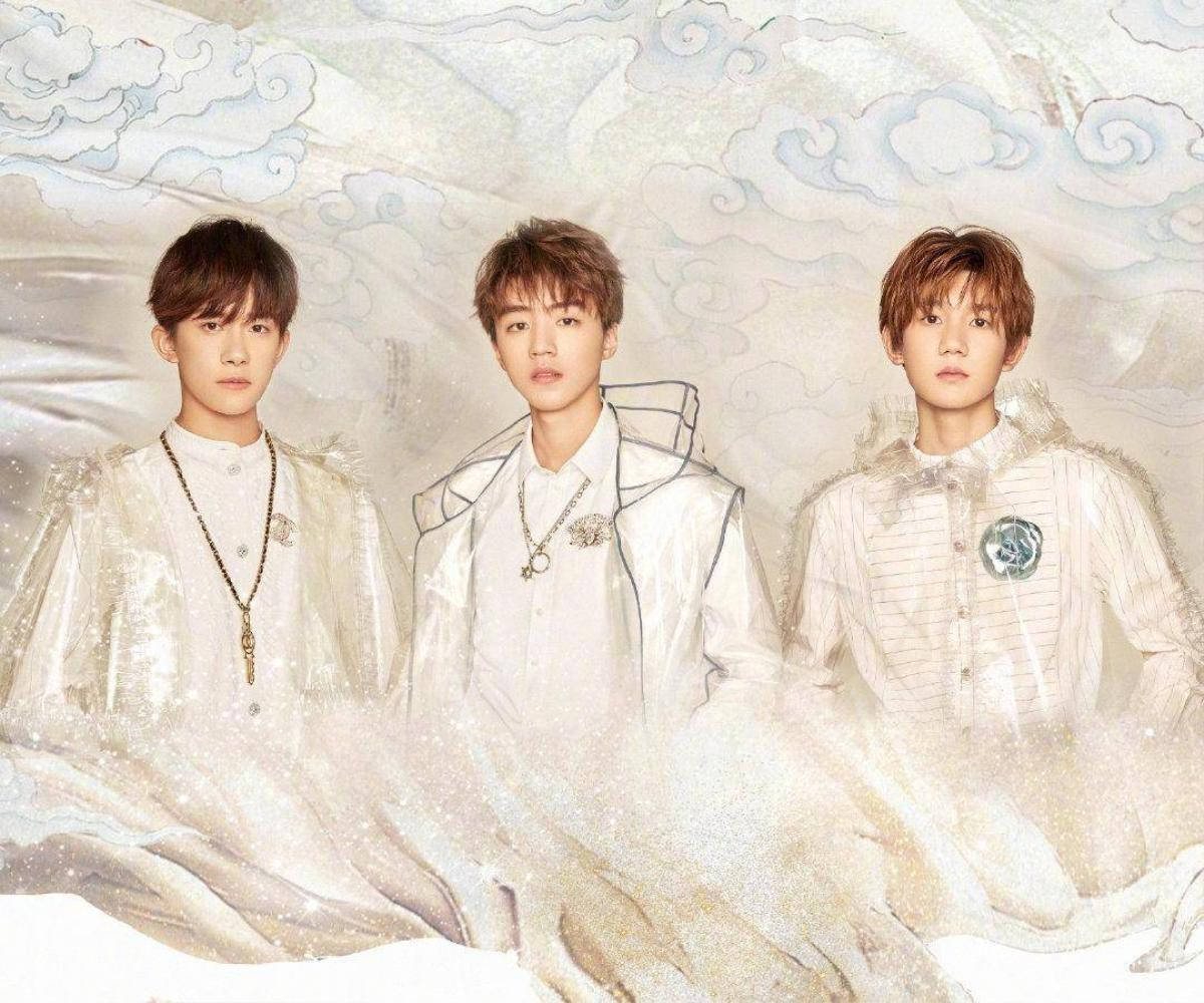 Hình ảnh đầu tiên trong bộ ảnh kỷ niệm 6 năm của TFBoys, Vương Tuấn Khải -  Vương Nguyên - Dịch Dương Thiên Tỉ đẹp trai ngút trời Ảnh 10