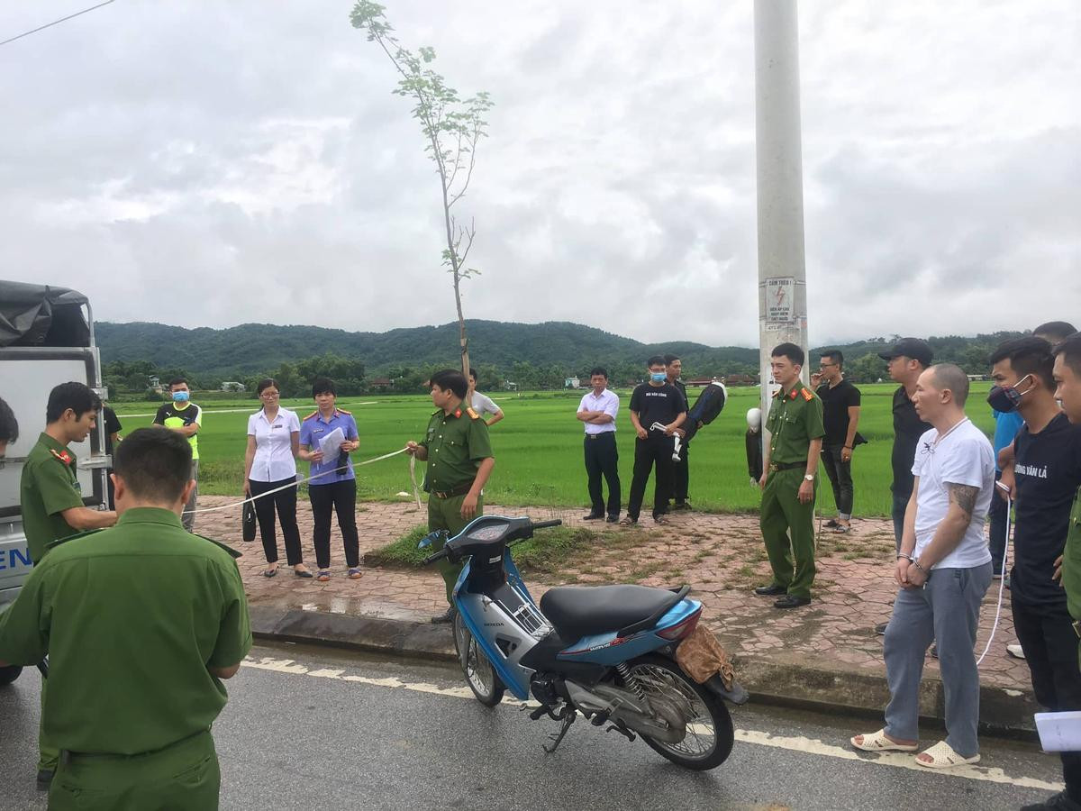 Cận mặt nghi phạm Lường Văn Hùng tại buổi thực nghiệm hiện trường vụ sát hại cô gái giao gà chiều 30 Tết Ảnh 2