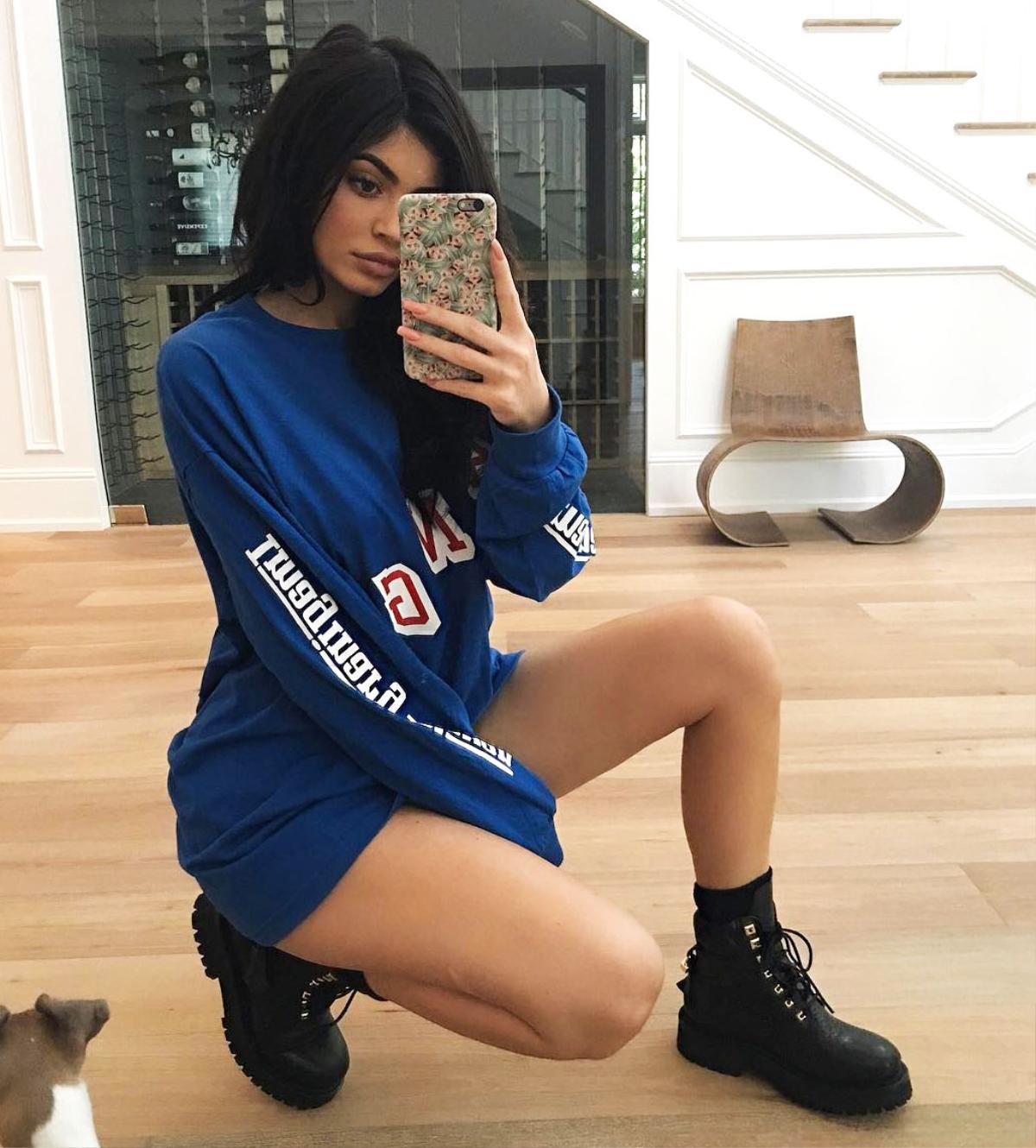 Đường cong 'chết người' của Kylie Jenner, nữ tỉ phú đang khiến C.Ronaldo chết mê chết mệt Ảnh 4