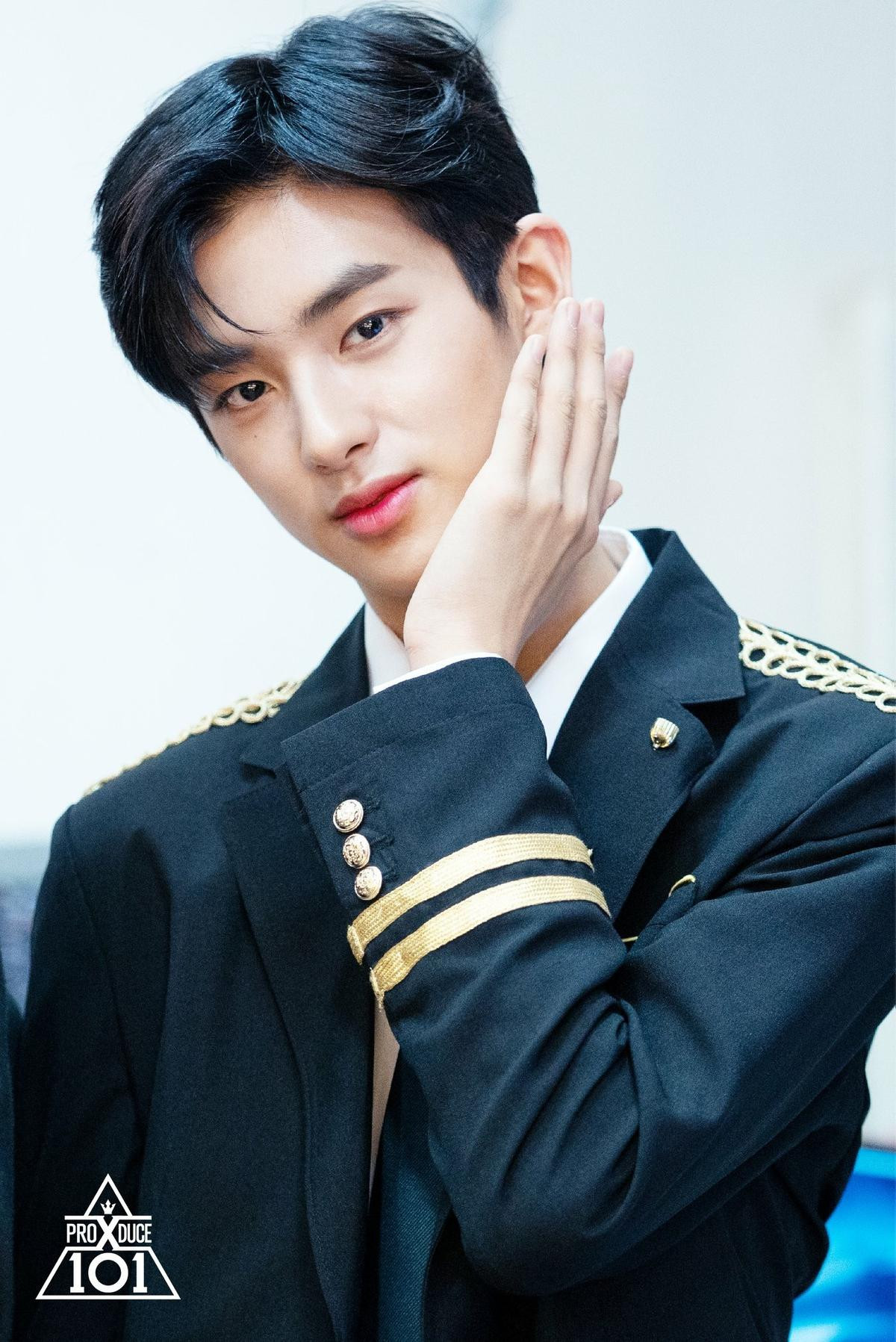 2 ngày trước đêm chung kết 'Produce X 101': Mnet tung bộ ảnh hậu trường chụp poster của 20 thực tập sinh Ảnh 14