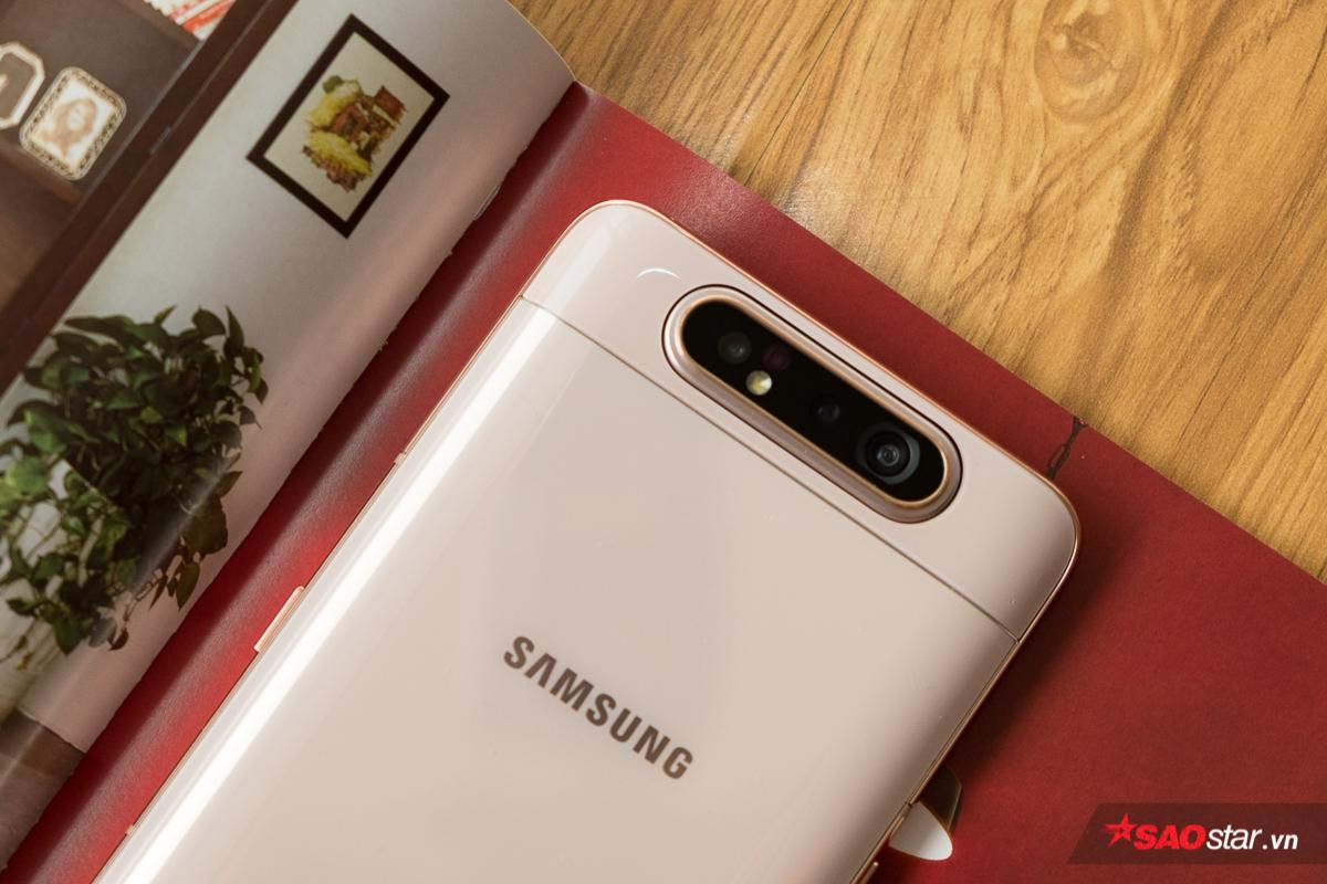 Mở hộp Samsung Galaxy A80: Thiết kế quyến rũ kèm camera xoay trượt 180 độ Ảnh 3