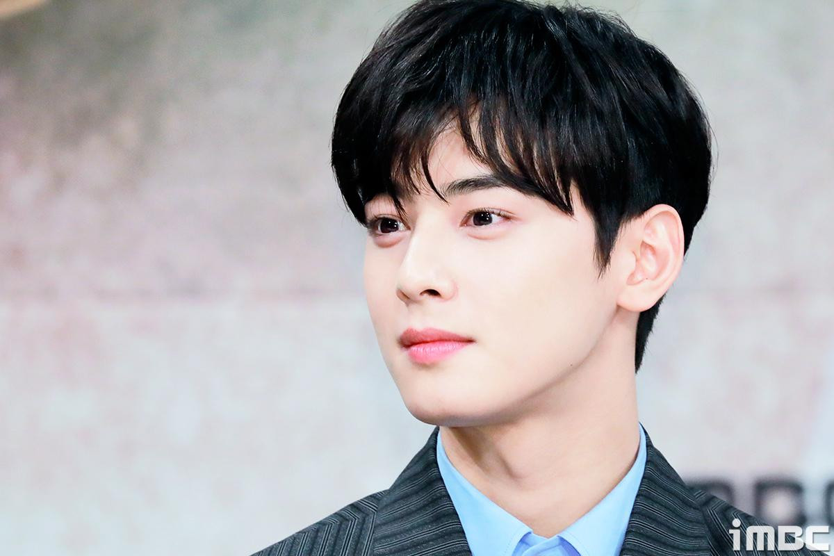 'Rookie Historian Goo Hae Ryung' tập 1: Cha Eun Woo (ASTRO) bị Knet chê tơi tả với diễn xuất thảm hại Ảnh 5