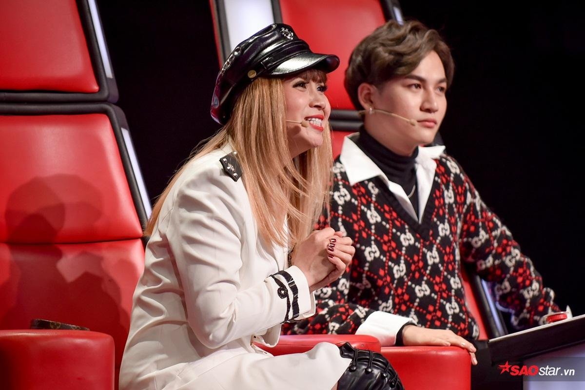 The Voice Kids 2019: Hương Giang 'gào thét' vì bị Phạm Quỳnh Anh CHẶN, nài nỉ thí sinh bảo vệ Ảnh 7