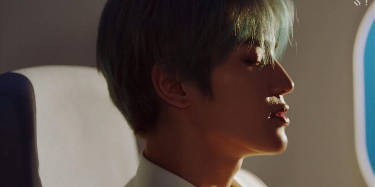 Xem ngay MV 'Long Flight' của Taeyong (NCT 127): Chuyến bay với chàng trai cực phẩm thế này thì bạn có muốn hạ cánh? Ảnh 6