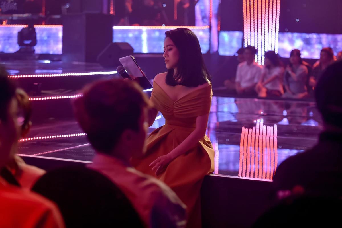 MC Phí Linh có hàng loạt khoảnh khắc tinh tế 'không thể không yêu' thế này tại The Voice 2019! Ảnh 3