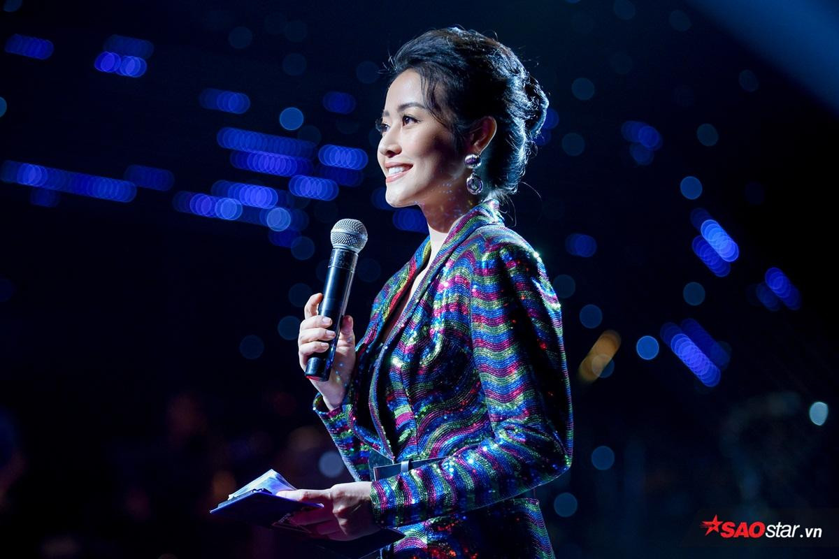 MC Phí Linh có hàng loạt khoảnh khắc tinh tế 'không thể không yêu' thế này tại The Voice 2019! Ảnh 1