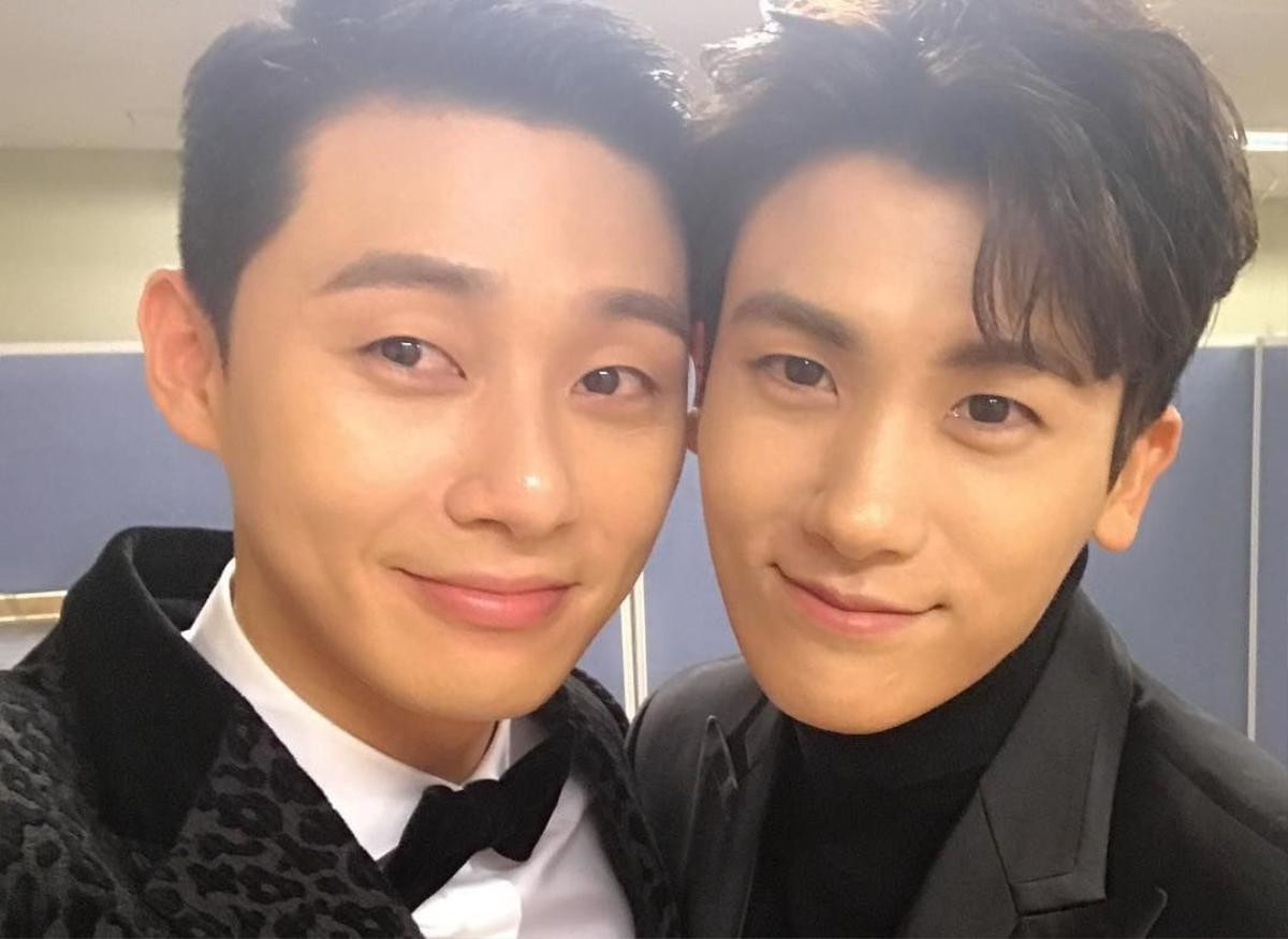 Park Seo Joon tiết lộ mức độ thân thiết với Park Hyungsik và chia sẻ về thể loại phim muốn đóng sắp tới Ảnh 11