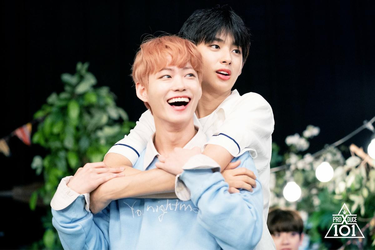 Trước đêm chung kết 'Produce X 101': Bộ ảnh tươi cười rạng rỡ của 20 thực tập sinh khiến khán giả nghẹn ngào Ảnh 13