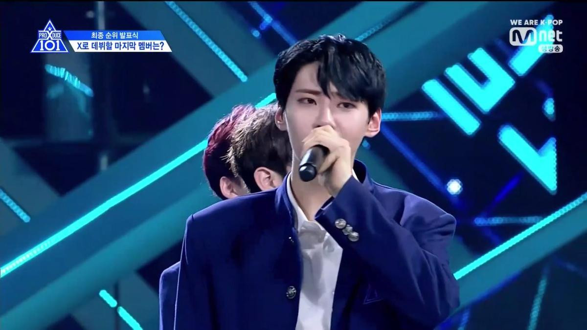 'Produce X 101': Kim Woo Seok vô hồn vỗ tay khi Lee Jin Hyuk bị loại, lòng quặn thắt đến rơi nước mắt Ảnh 7