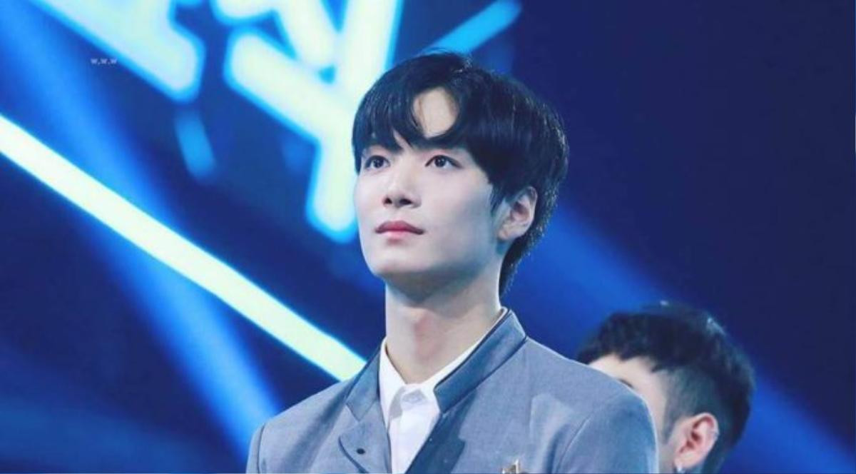 Produce X 101: Mnet tàn nhẫn với Lee Jin Hyuk như những gì đã làm với Kim Jong Hyun (NU'EST) Ảnh 14