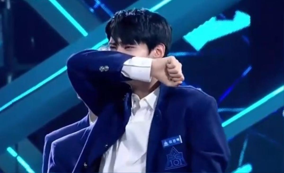 Produce X 101: Mnet tàn nhẫn với Lee Jin Hyuk như những gì đã làm với Kim Jong Hyun (NU'EST) Ảnh 3