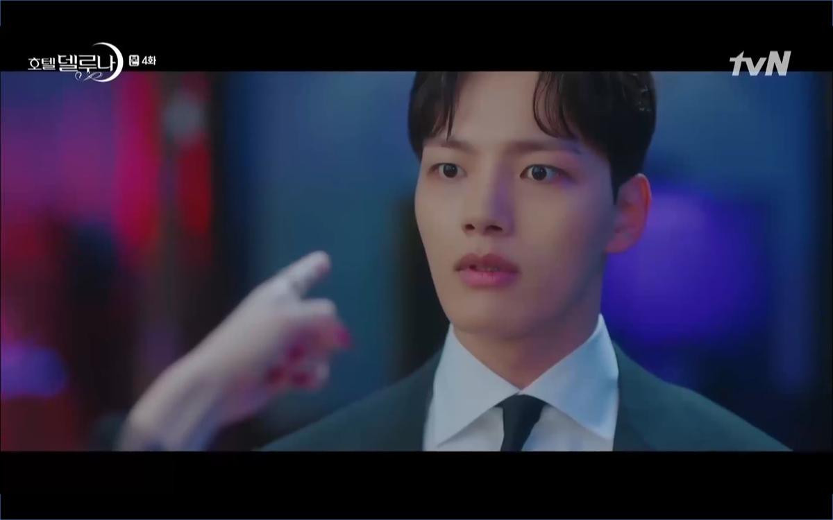 Phim 'Hotel Del Luna' tập 4: Sợ Yeo Jin Goo bị ma nữ bắt IU chủ động hôn nụ hôn đầu tiên Ảnh 10