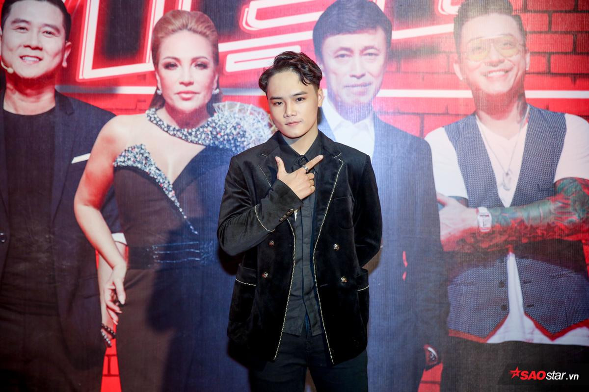 Vợ chồng Thanh Hà tình tứ, Hoài Sa hóa công chúa ngọt ngào trên thảm đỏ The Voice 2019 Ảnh 8