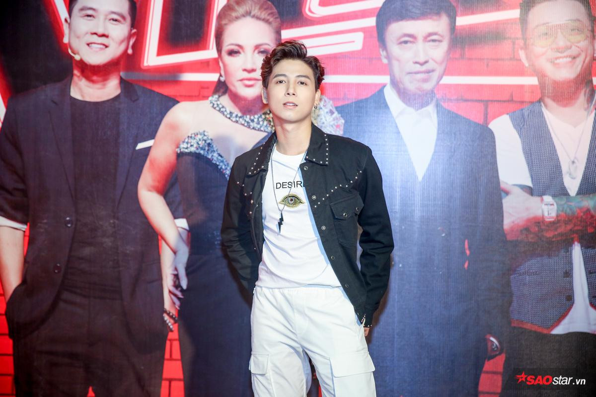 Vợ chồng Thanh Hà tình tứ, Hoài Sa hóa công chúa ngọt ngào trên thảm đỏ The Voice 2019 Ảnh 7