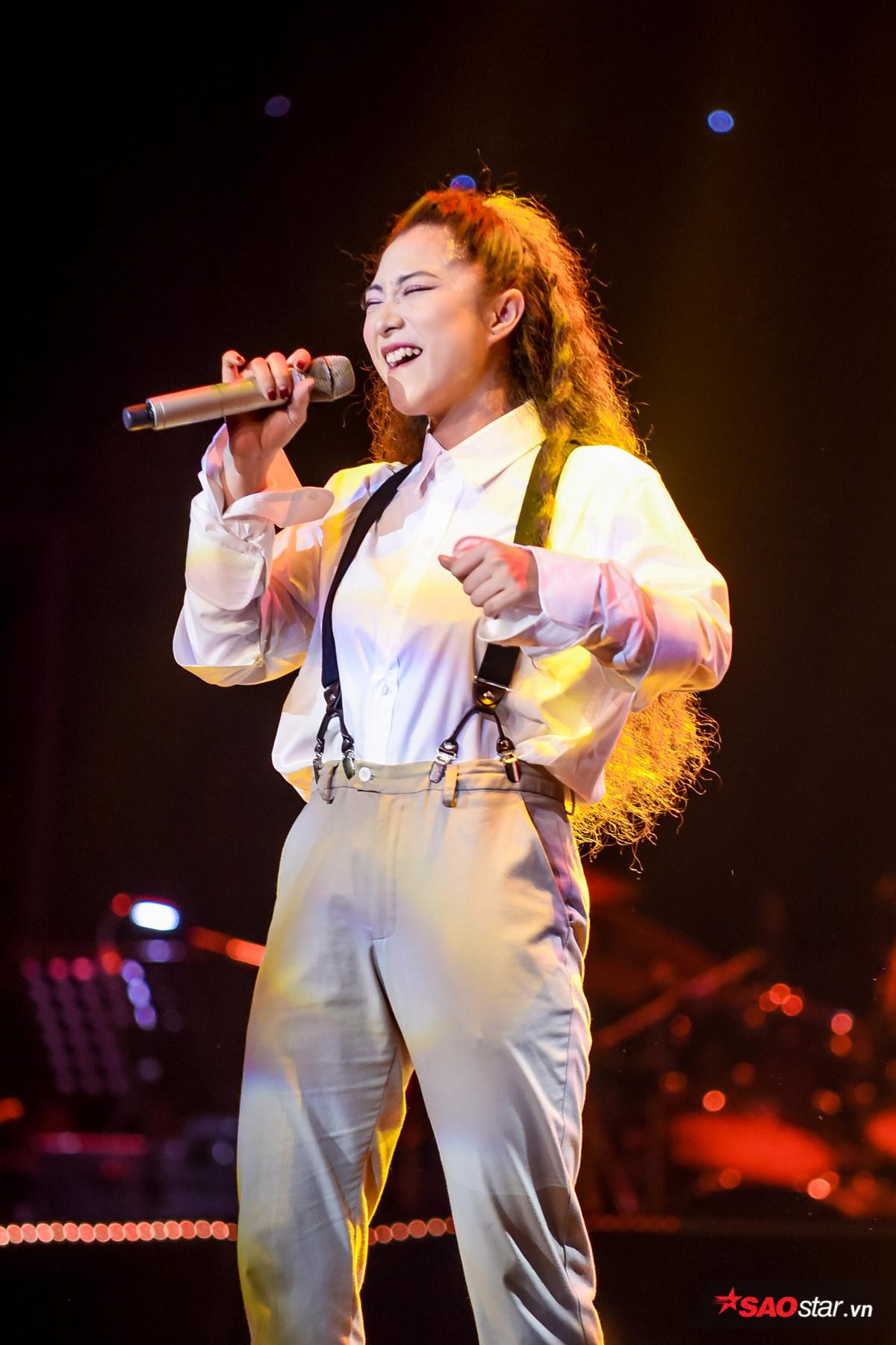 Layla khoe giọng 'khủng', múa đương đại đặc sắc 'đốt cháy' sân khấu chung kết The Voice 2019 Ảnh 6