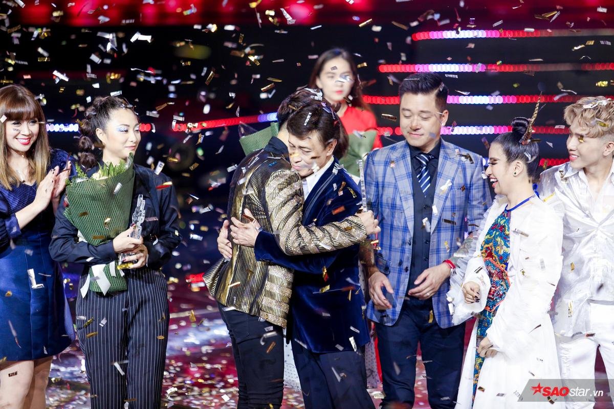 Hoàng Đức Thịnh đăng quang quán quân The Voice 2019 ngay ngày sinh nhật: 'Món quà' quá ý nghĩa cho tuổi mới! Ảnh 2