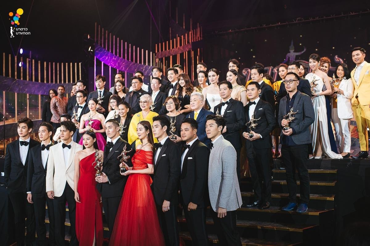 Dàn sao Thái lộng lẫy tại thảm đỏ Nataraj Awards lần thứ 10: Bella Ranee tỏa sáng bên trai xinh gái đẹp nhà Nadao Bangkok Ảnh 1