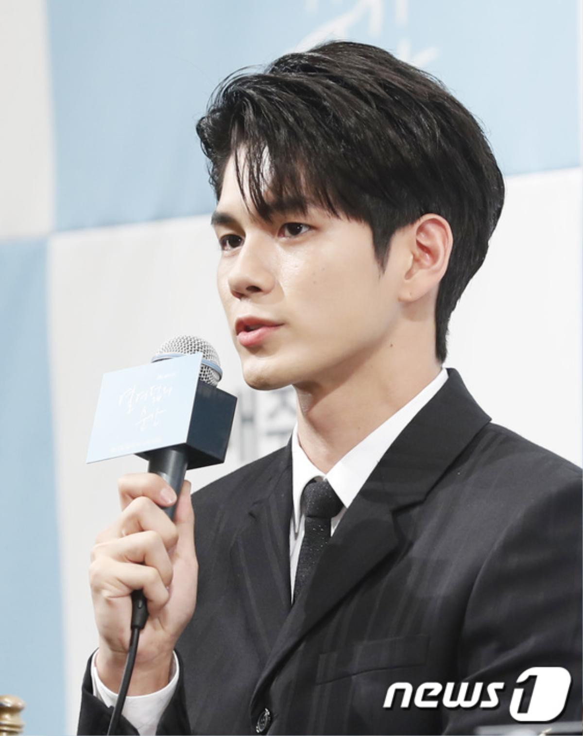 Ong Seong Woo tiết lộ phản ứng của Wanna One với phim 'Moments of 18', cô đơn khi không có họ bên cạnh Ảnh 7