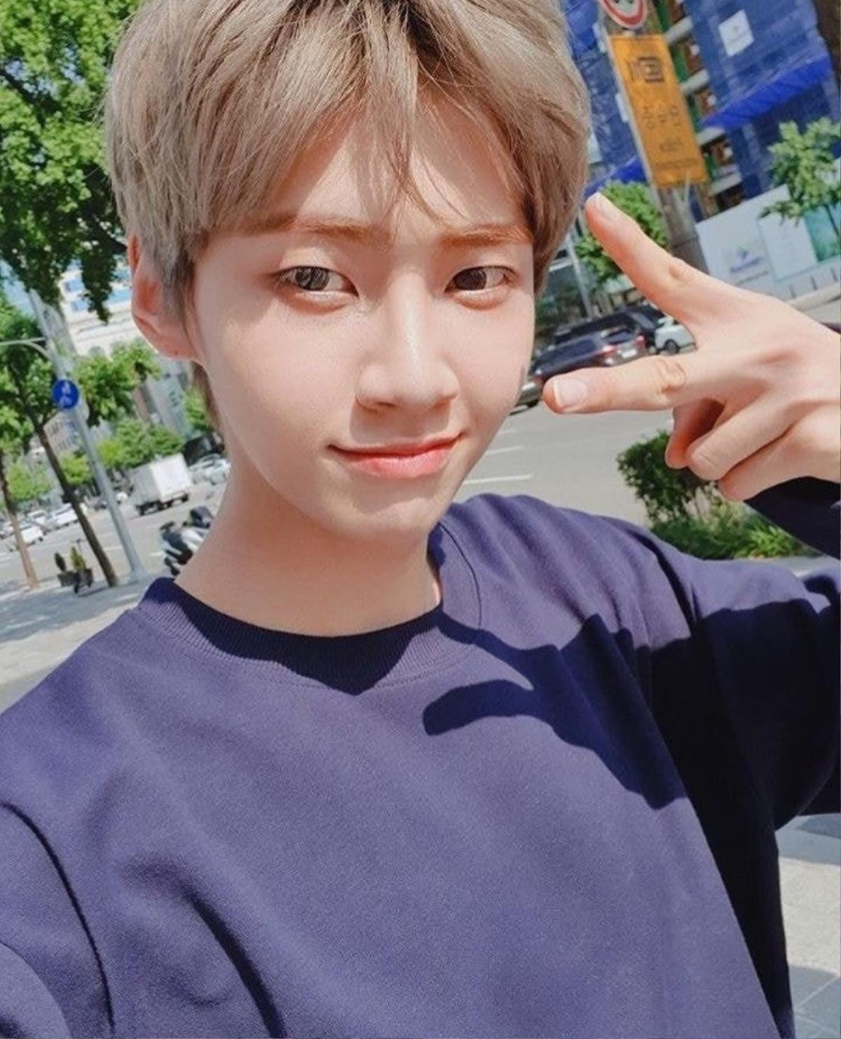 'Produce X 101': Kim Min Kyu mở tài khoản Instagram, Lee Jin Hyuk cảm ơn sự ủng hộ của diễn viên Park Mi Sun Ảnh 8