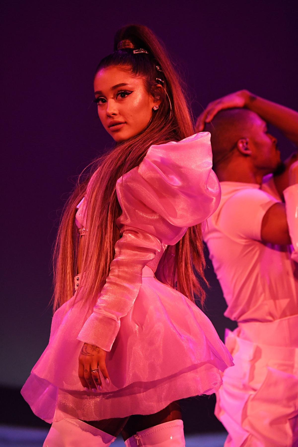 Dù nhận 10 đề cử của VMAs 2019 nhưng Ariana Grande vẫn không đến tham dự: Lí do được đưa ra là… Ảnh 1