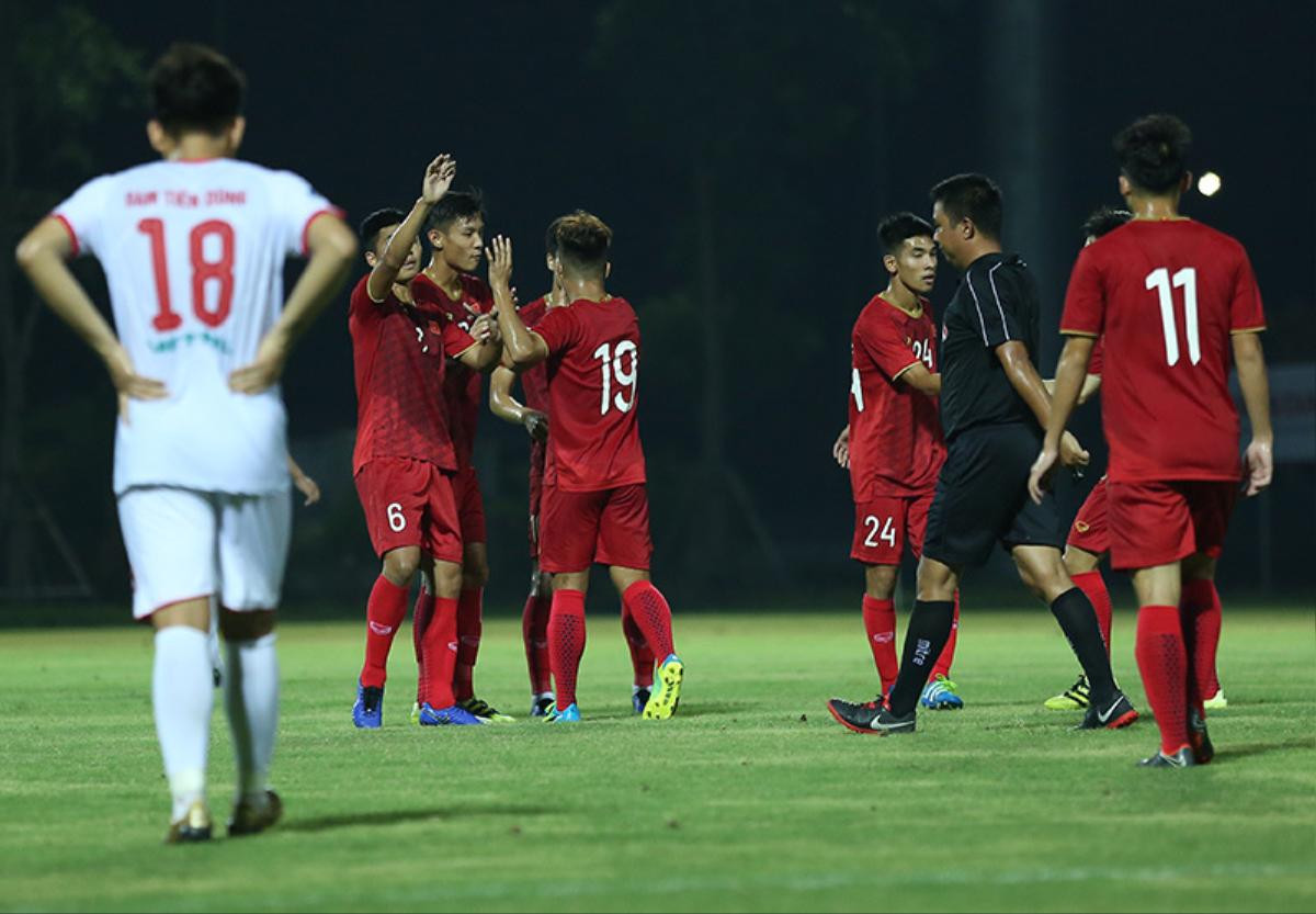 Sao U22 Việt Nam: 'Tôi hạnh phúc vì thừa kế chiếc áo của Quang Hải' Ảnh 1