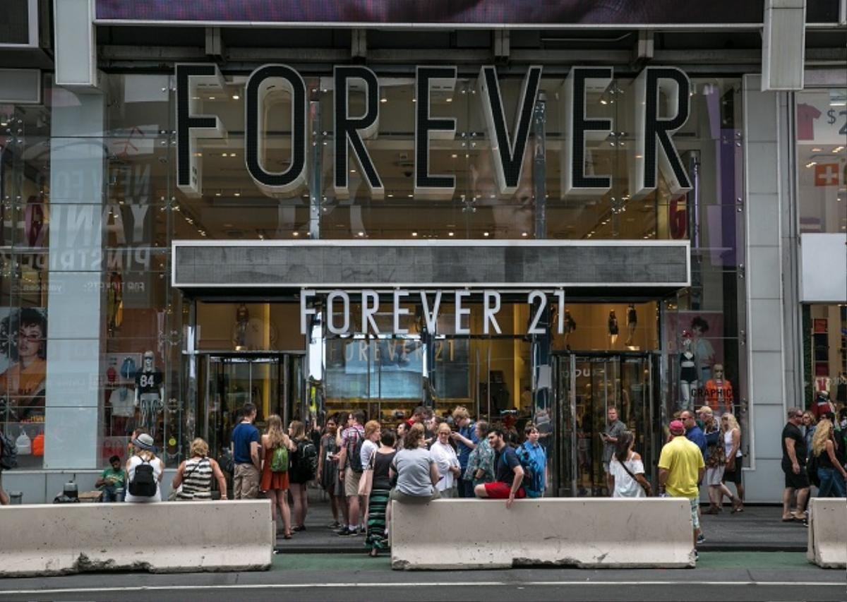 Forever 21 bị tẩy chay dữ dội vì tặng thực phẩm ăn kiêng cho khách hàng mua đồ ngoại cỡ Ảnh 1