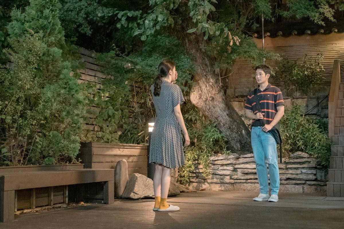 Mối tình ngọt ngào, rung động trái tim của Jung Hae In và Kim Go Eun trong phim 'Tune in for Love' Ảnh 19