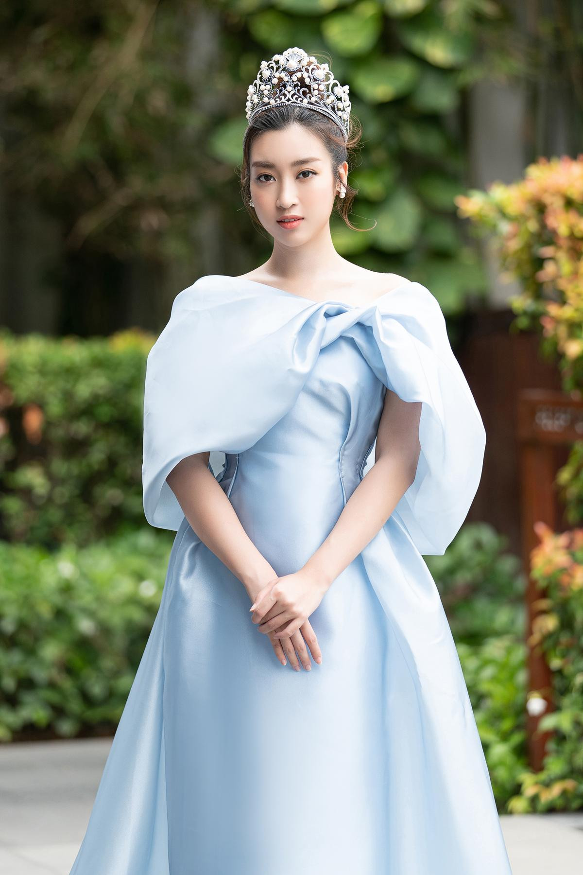 Hoa hậu Tiểu Vy 'luyến tiếc' vì đại diện Việt Nam thi Miss World 2019 đội vương miện 3 tỷ Ảnh 4