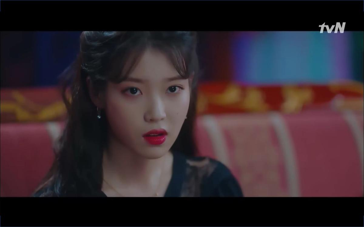 Phim 'Hotel Del Luna' tập 5: IU nổi trận lôi đình khi Yeo Jin Goo dám đồng ý kết hôn với hồn ma Ảnh 24