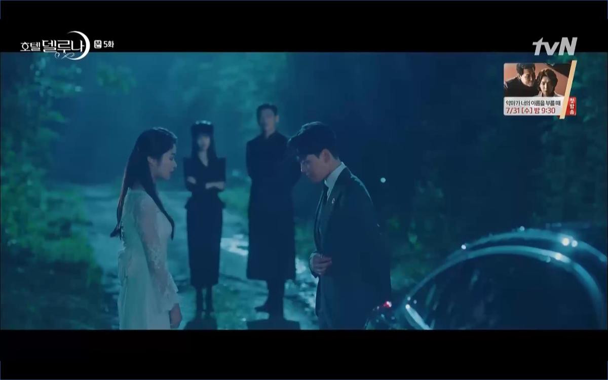 Phim 'Hotel Del Luna' tập 5: IU nổi trận lôi đình khi Yeo Jin Goo dám đồng ý kết hôn với hồn ma Ảnh 54